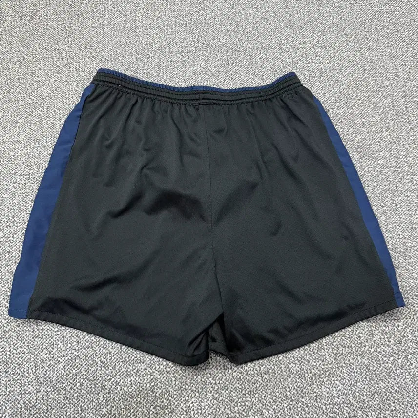 [SOLD OUT] L 나이키 드라이핏 러닝 트랙클럽 숏 팬츠 반바지