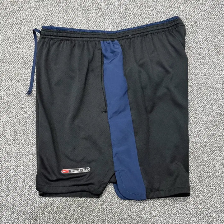 [SOLD OUT] L 나이키 드라이핏 러닝 트랙클럽 숏 팬츠 반바지