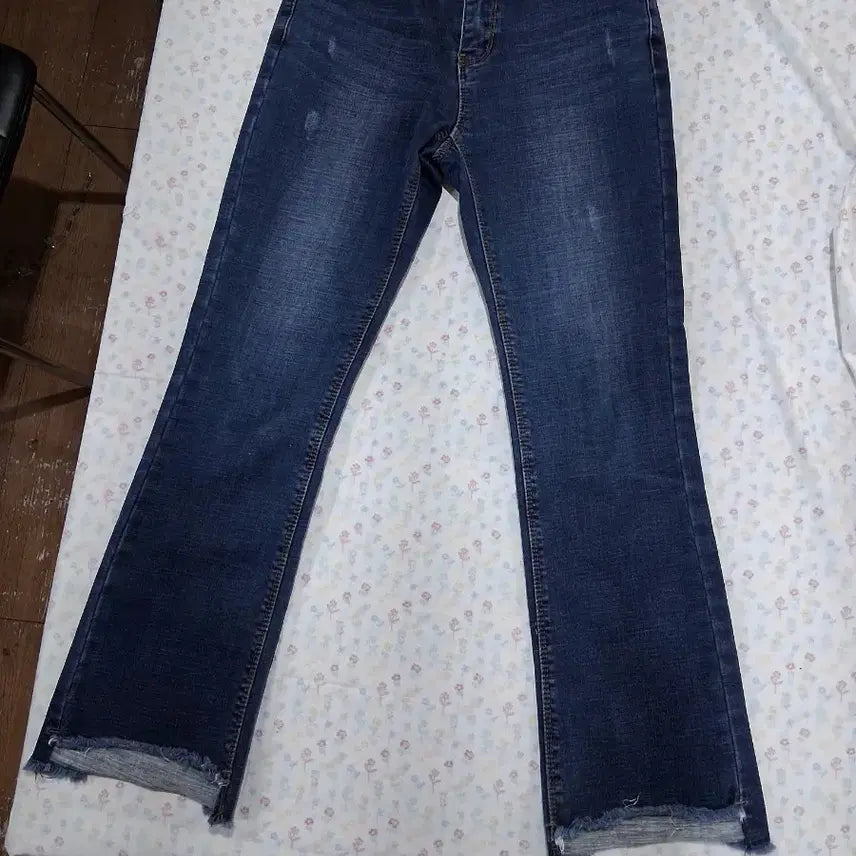 [BUNJANG] Denim Bootcut Jeans (Size 26-27) / 데님 부츠컷 청바지(26~27)