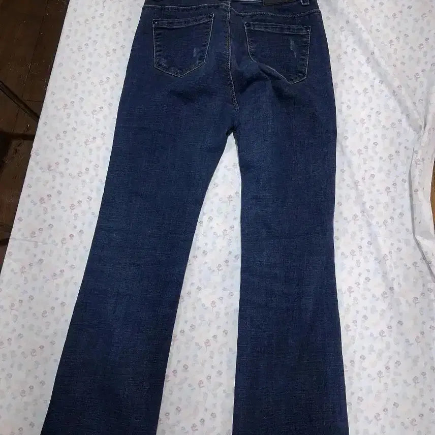 [BUNJANG] Denim Bootcut Jeans (Size 26-27) / 데님 부츠컷 청바지(26~27)