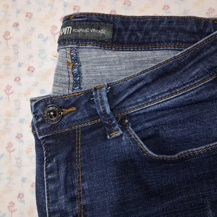 [BUNJANG] Denim Bootcut Jeans (Size 26-27) / 데님 부츠컷 청바지(26~27)