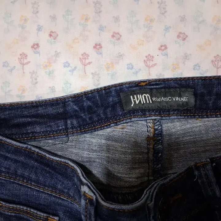 [BUNJANG] Denim Bootcut Jeans (Size 26-27) / 데님 부츠컷 청바지(26~27)