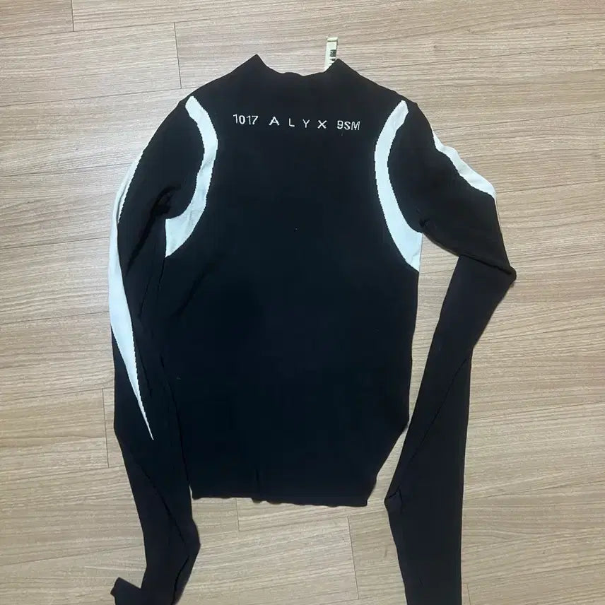 [BUNJANG] ALYX 1017 9SM Black Long Sleeve Knit T-shirt / ALYX 1017 9SM 블랙 긴팔 티셔츠 니트 알릭스