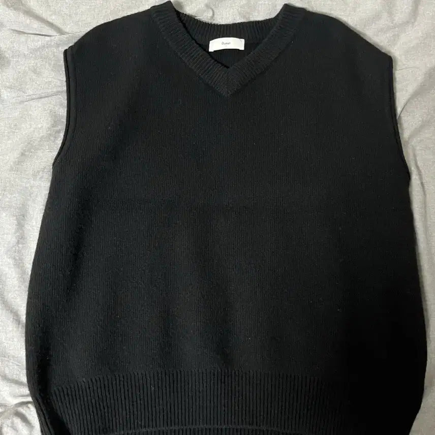 [BUNJANG] Dunst Unisex V-Neck Wool Vest / 던스트 유니섹스 브이넥 울 베스트 L