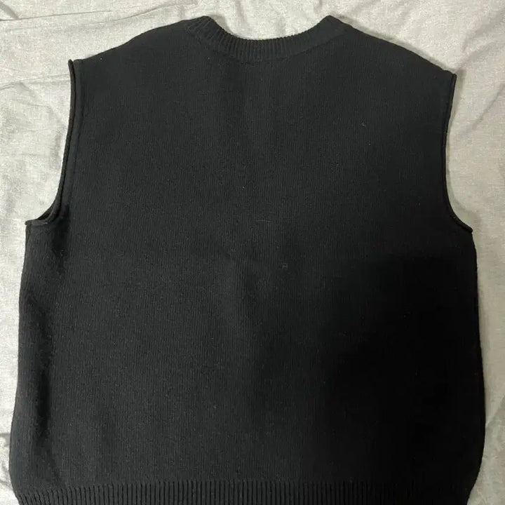 [BUNJANG] Dunst Unisex V-Neck Wool Vest / 던스트 유니섹스 브이넥 울 베스트 L