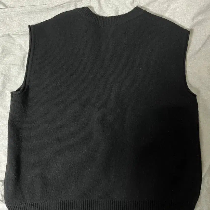 [BUNJANG] Dunst Unisex V-Neck Wool Vest / 던스트 유니섹스 브이넥 울 베스트 L