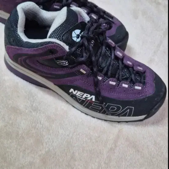 [BUNJANG] Nepa Trekking Shoes 230 / 네파 트레킹화 230