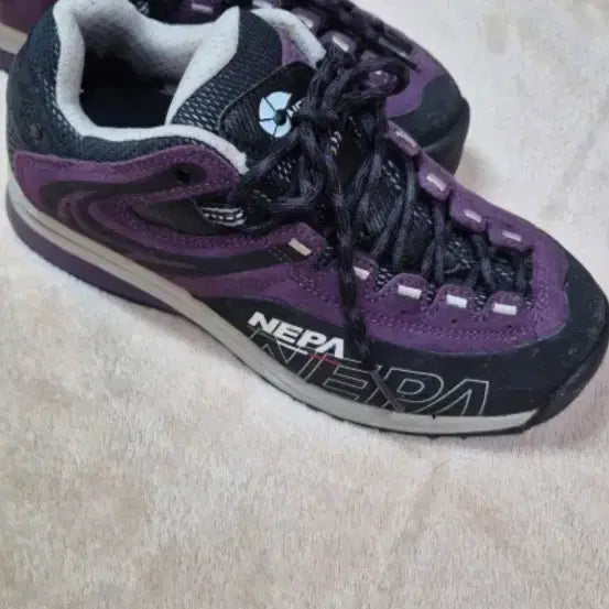 [BUNJANG] Nepa Trekking Shoes 230 / 네파 트레킹화 230