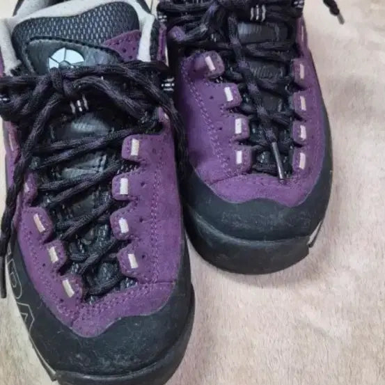 [BUNJANG] Nepa Trekking Shoes 230 / 네파 트레킹화 230