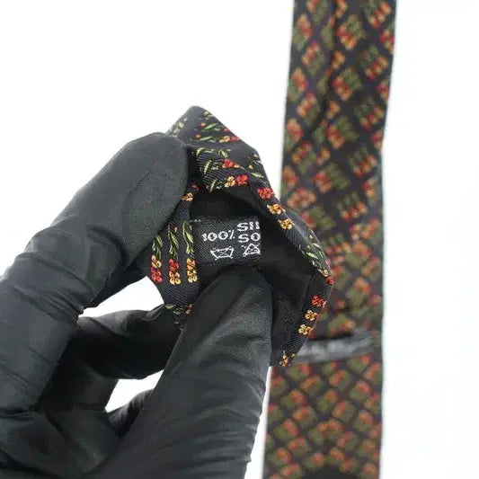[BUNJANG] Salvatore Ferragamo Silk Necktie / 살바토레 페라가모 (MEN - F) 실크 100% 넥타이