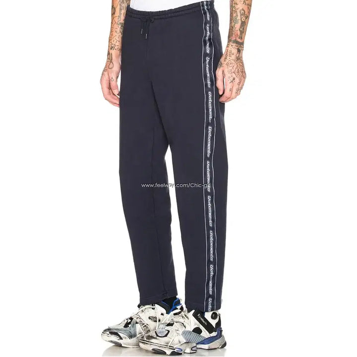 [BUNJANG] VETEMENTS Side Logo Navy Jogger Pants / 베트멍 사이드 로고 네이비 조거 팬츠 추리닝 트레이닝