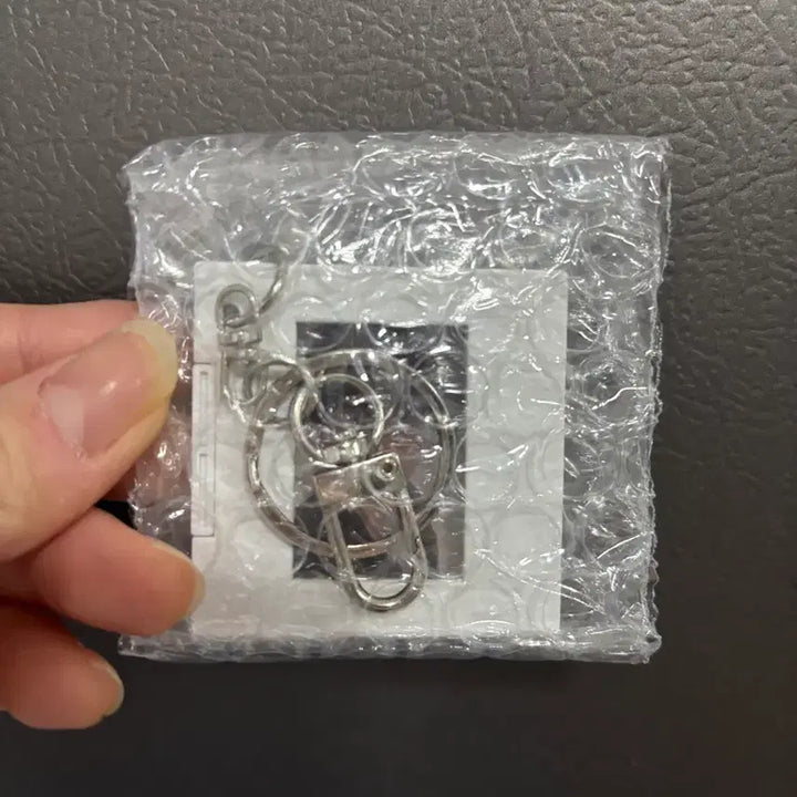 [BUNJANG] BTS J-Hope ARIRANG POB Selfie Keyring (Sealed) / 무료 배송 방탄소년단 제이홉 ARIRANG 특전 셀피 키링 미개봉
