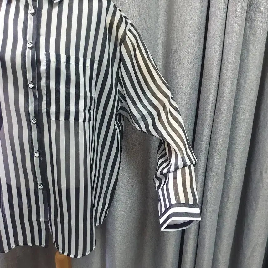 [BUNJANG] Sissel Striped Shirt Blouse / 시슬 스트라이프 셔츠블라우스