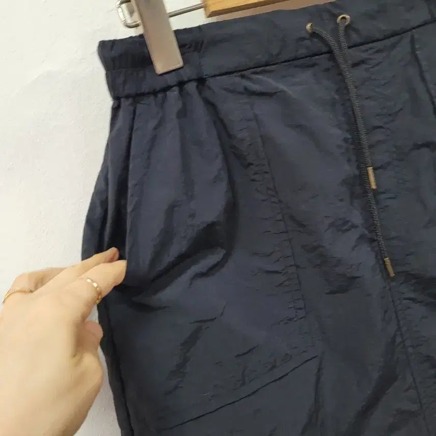 [BUNJANG] BAY LEAF Black Long Nylon Skirt / BAY LEAF 블랙 롱 바스락 스커트