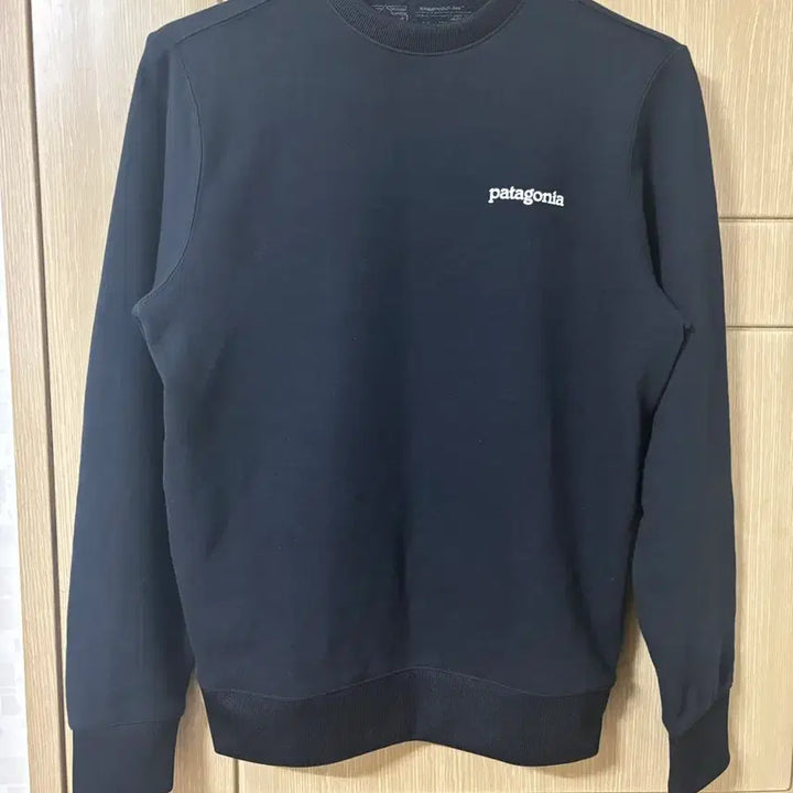 [SOLD OUT] 파타고니아 맨투맨 로고
