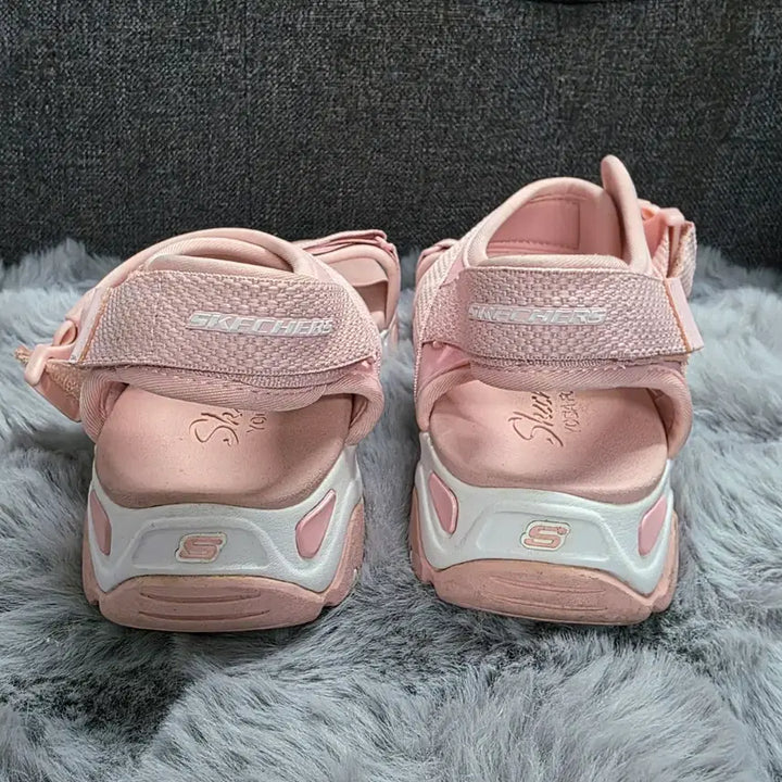[SOLD OUT] 스케쳐스 딜라이트 샌들 240