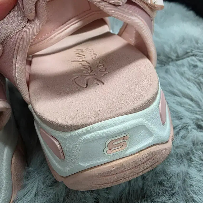 [SOLD OUT] 스케쳐스 딜라이트 샌들 240