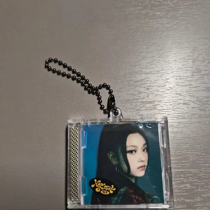 [BUNJANG] NewJeans Haerin CD Keyring / 뉴진스 해린 CD 키링