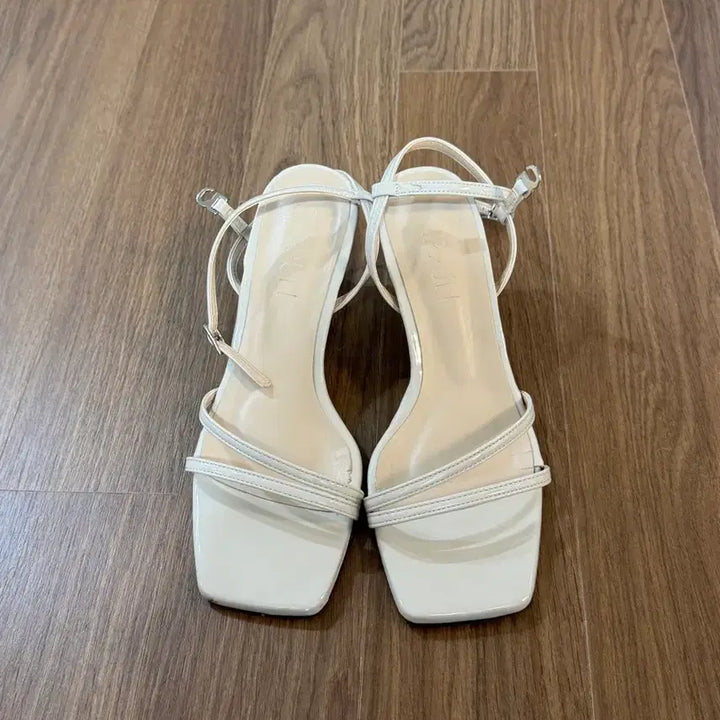 [BUNJANG] SAPPUN Gliss Square Strap Sandal Heels 240 / 사뿐 글리스 스퀘어 스트랩 샌들힐 240