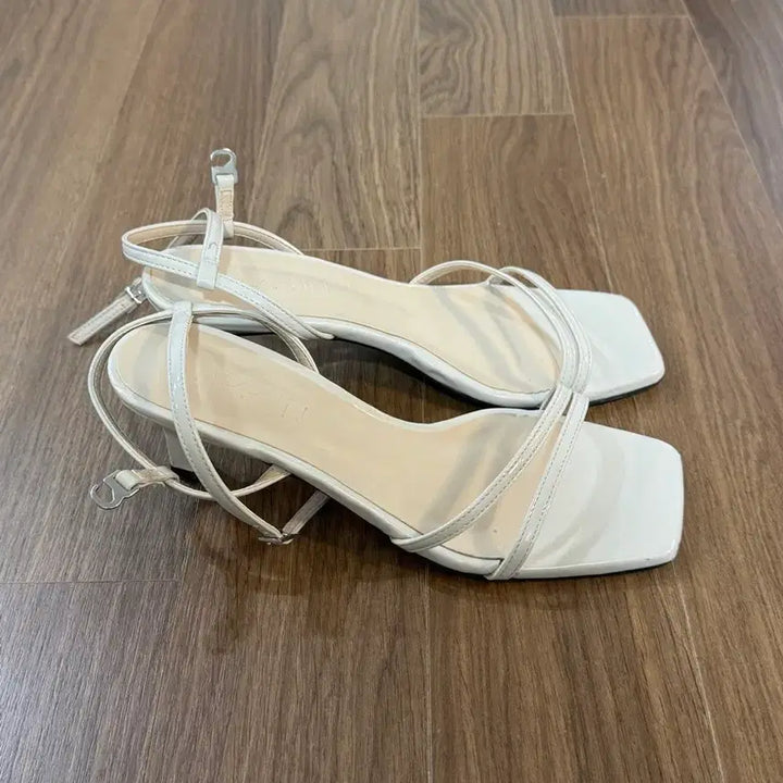 [BUNJANG] SAPPUN Gliss Square Strap Sandal Heels 240 / 사뿐 글리스 스퀘어 스트랩 샌들힐 240
