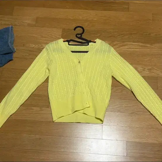 [BUNJANG] Yellow Cable Knit Cardigan / 노란색가디건