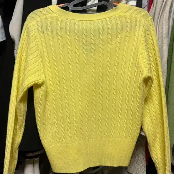 [BUNJANG] Yellow Cable Knit Cardigan / 노란색가디건