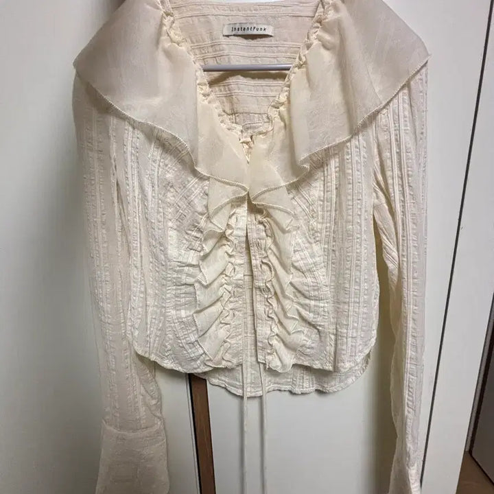 [BUNJANG] InstantFunk Shirring Blouse / 인스턴트펑크 셔링 블라우스
