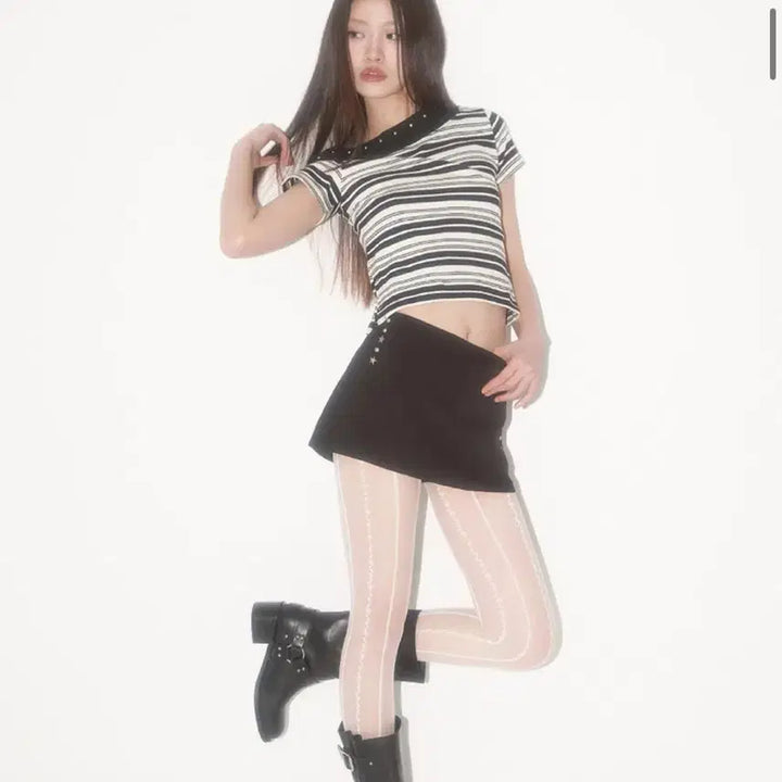[BUNJANG] Illygo One Shoulder Studded Stripe Top / (새상품) 일리고 원숄더 스터드 스트라이프 탑 블랙 아이보리