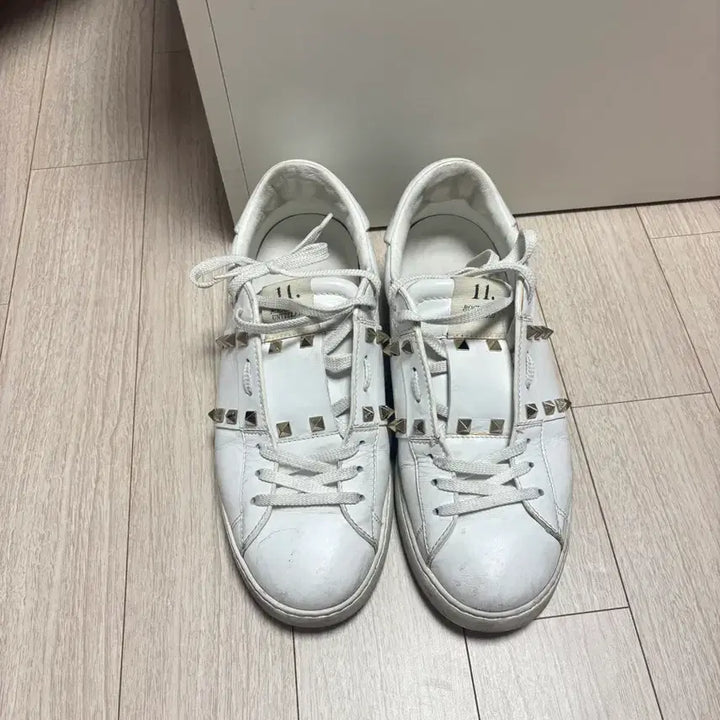 [BUNJANG] Valentino Rockstud Sneakers - Size 41 / 발렌티노 락스터드 스니커즈 41