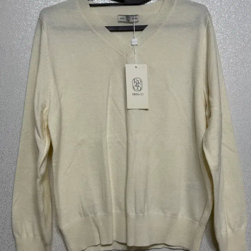 [BUNJANG] Lilly &amp; Co V-Neck Wool Knit Cream Sweater / 새상품 66-77 리리앤코 브이넥 울 니트 크림색상 봄니트 에이블리니트