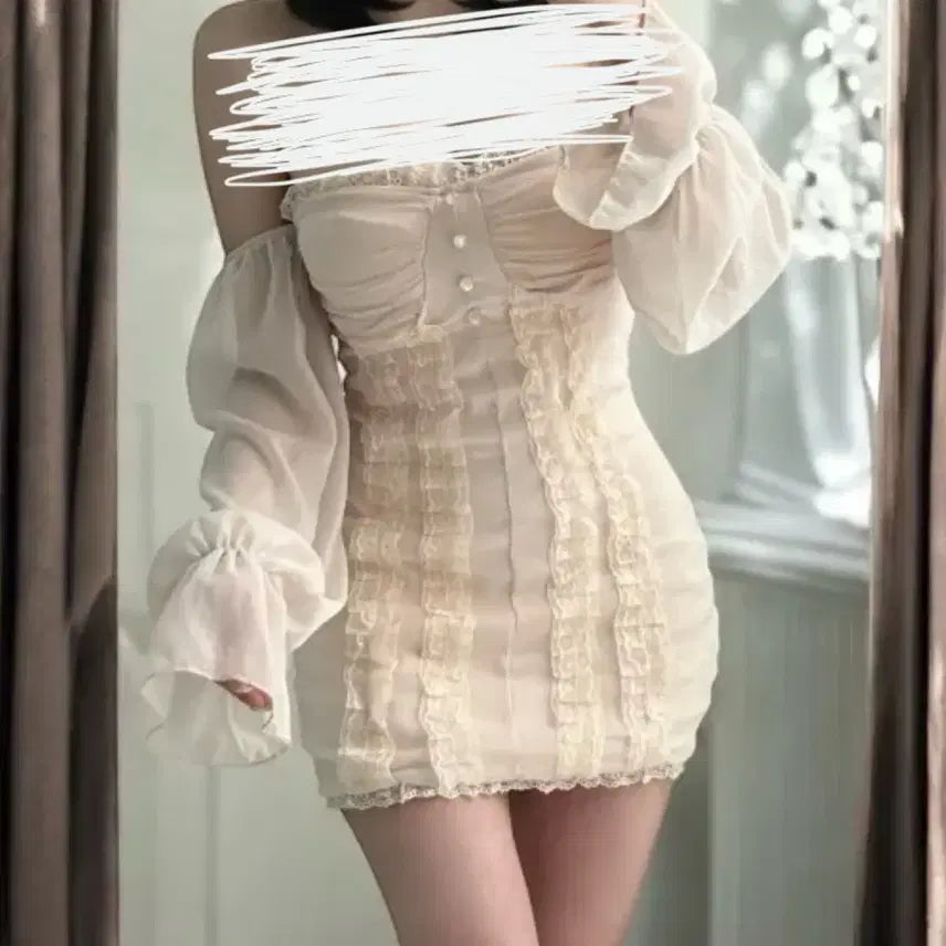 [BUNJANG] Avely Lace Ruffle Off-Shoulder Mini Dress / 에이블리 레이스 셔링 오프숄더 미니 원피스