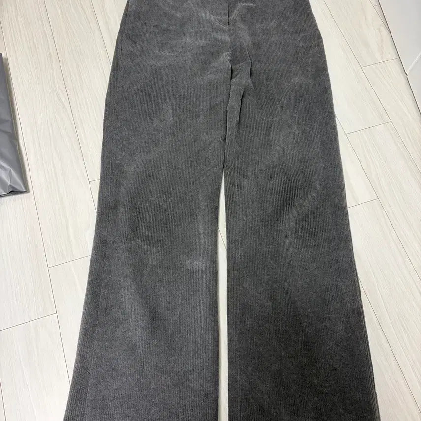 [SOLD OUT] 타낫 코듀로이 캐널 팬츠 그레이 S