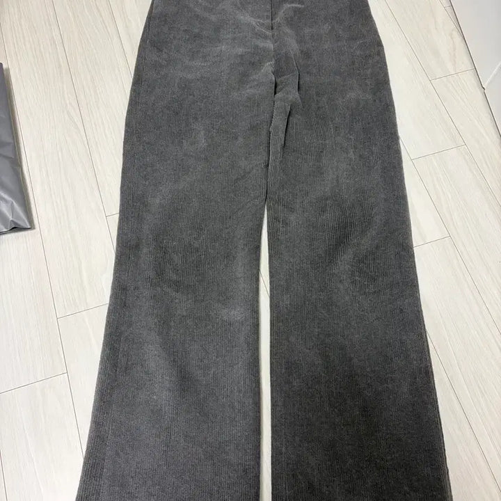 [SOLD OUT] 타낫 코듀로이 캐널 팬츠 그레이 S