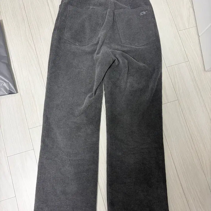 [SOLD OUT] 타낫 코듀로이 캐널 팬츠 그레이 S