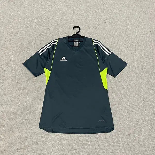 [BUNJANG] Adidas Functional V-Neck Short Sleeve T-shirt / M 아디다스 기능성 브이넥 반팔티 N.4659