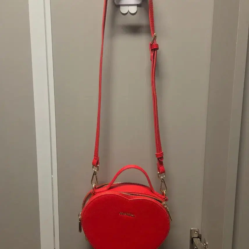 [BUNJANG] Bramosi Red Heart Bag Crossbody / 브라모시브 레드 하트백 크로스백