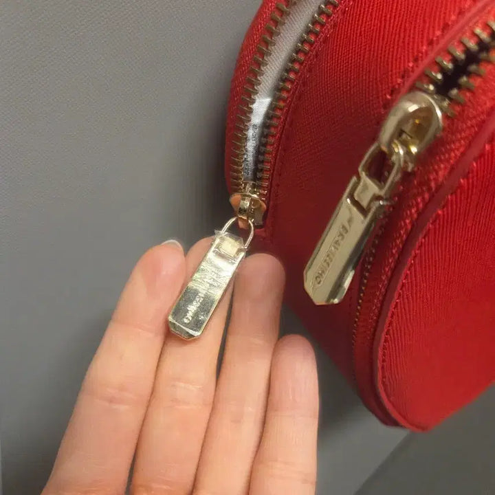 [BUNJANG] Bramosi Red Heart Bag Crossbody / 브라모시브 레드 하트백 크로스백