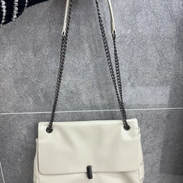 [BUNJANG] 8 Seconds Chain Shoulder Bag / 에잇세컨즈 체인숄더백
