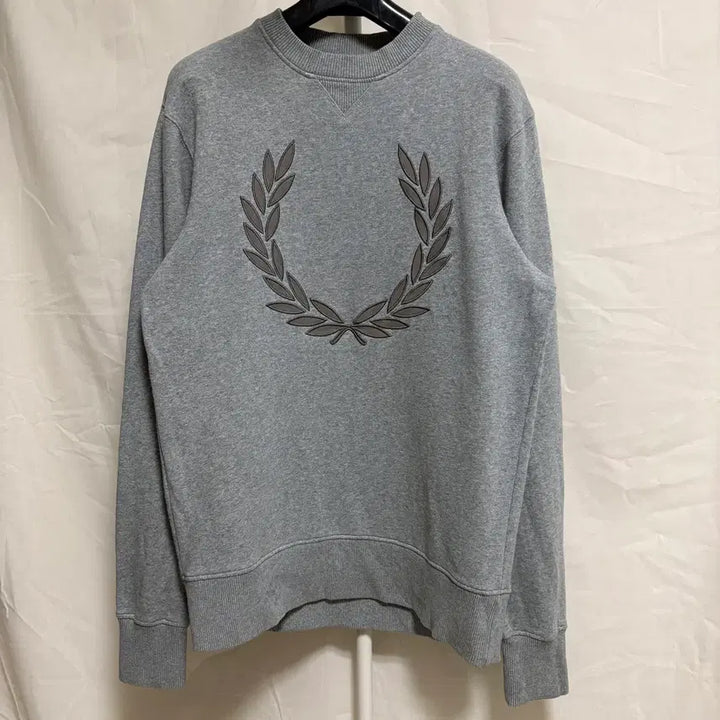 [BUNJANG] Fred Perry Signature Logo Embroidered Sweatshirt Grey M / 프레드페리 시그니처 로고 자수 맨투맨 스웻셔츠 / 그레이, M