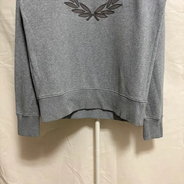 [BUNJANG] Fred Perry Signature Logo Embroidered Sweatshirt Grey M / 프레드페리 시그니처 로고 자수 맨투맨 스웻셔츠 / 그레이, M