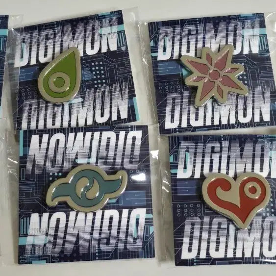[SOLD OUT] 디지몬 문양 뱃지 8종세트 (비공굿)