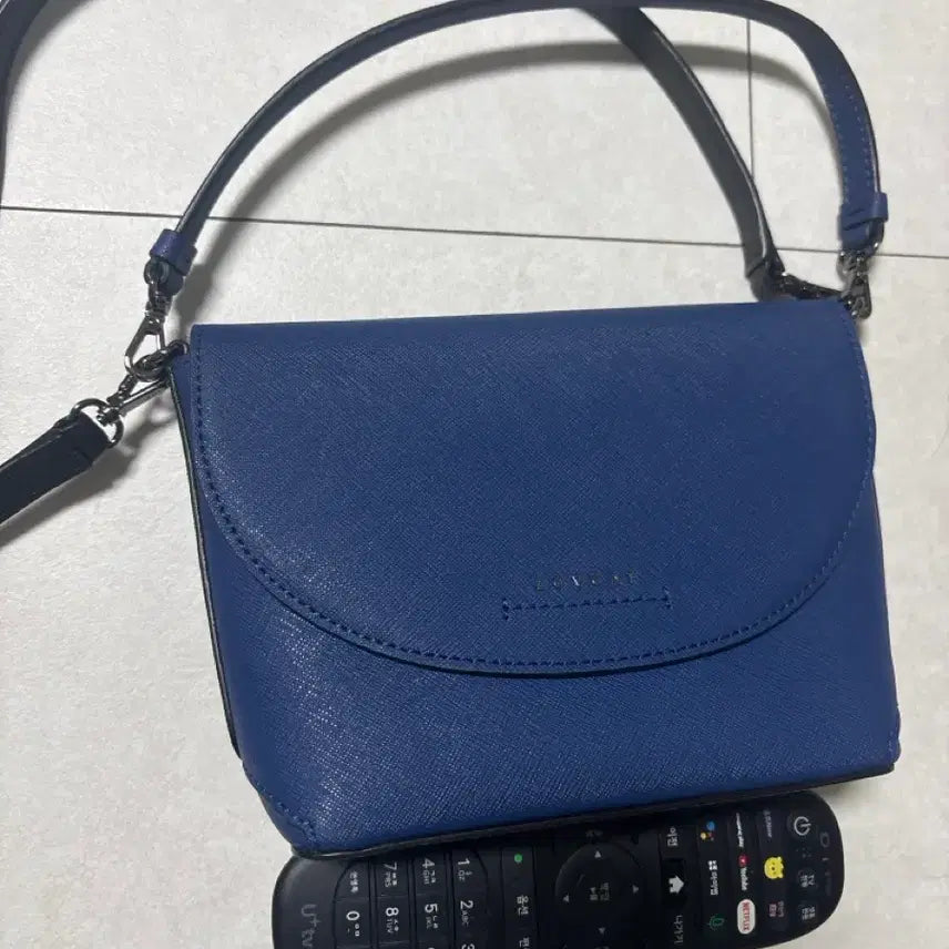 [BUNJANG] Lovecat Crossbody Saffiano Bag / 러브캣크로스백.사피아노