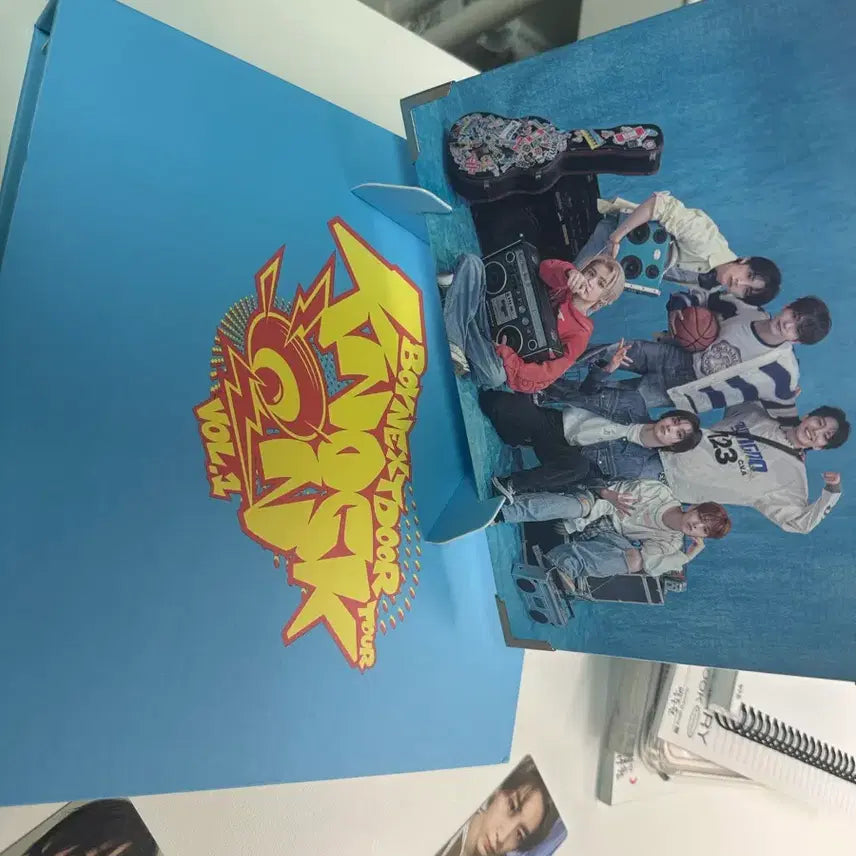 [BUNJANG] ZEROBASEONE Lee Han, Taesan, and Fanlight Photocard Bundle Set / 낙온 포카바인더+이한생일포카+응원봉포카+태산포카