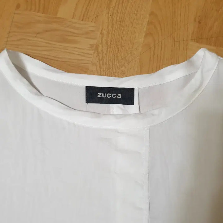 [BUNJANG] ZUCCA Cotton-Lyocell One-Tuck White Loose-Fit Top Blouse / ZUCCA 주카 코튼리오셀 원턱 포인트 화이트 루스핏 탑 티셔츠 블라우스