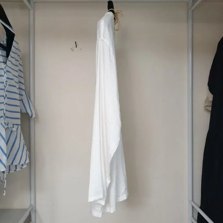 [BUNJANG] ZUCCA Cotton-Lyocell One-Tuck White Loose-Fit Top Blouse / ZUCCA 주카 코튼리오셀 원턱 포인트 화이트 루스핏 탑 티셔츠 블라우스