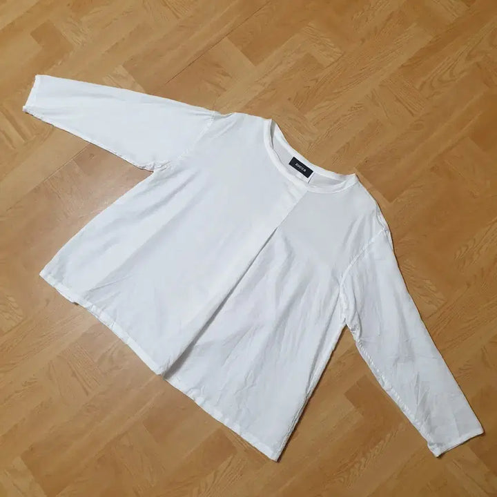 [BUNJANG] ZUCCA Cotton-Lyocell One-Tuck White Loose-Fit Top Blouse / ZUCCA 주카 코튼리오셀 원턱 포인트 화이트 루스핏 탑 티셔츠 블라우스