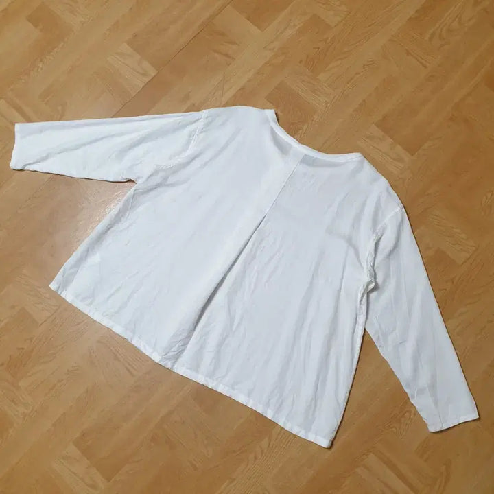 [BUNJANG] ZUCCA Cotton-Lyocell One-Tuck White Loose-Fit Top Blouse / ZUCCA 주카 코튼리오셀 원턱 포인트 화이트 루스핏 탑 티셔츠 블라우스