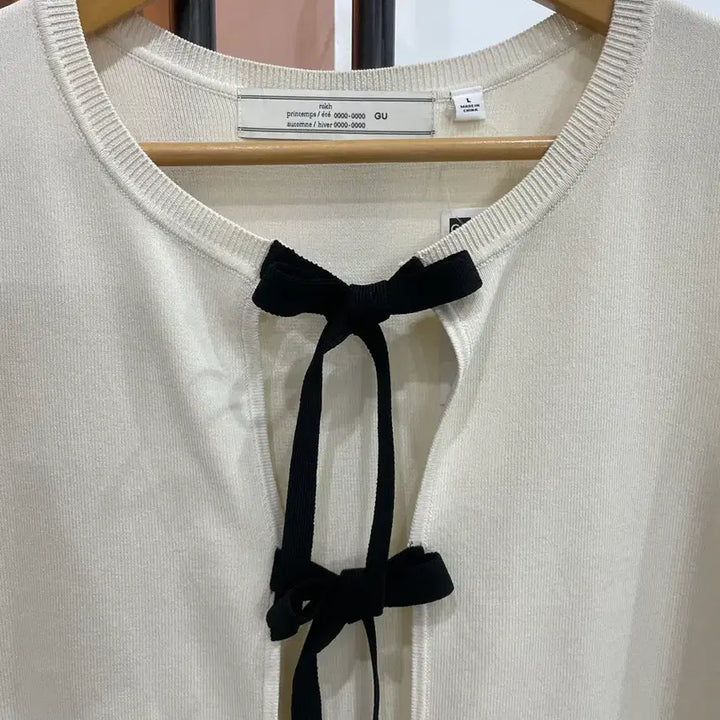 [BUNJANG] GU Ribbed Sleeveless Knit Top / 리본 포인트 GU 민소매니트