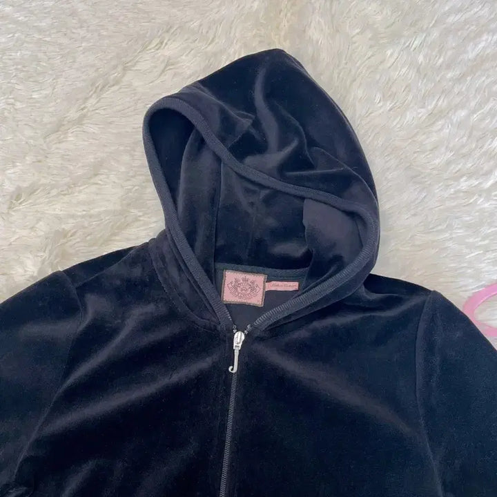 [BUNJANG] Juicy Couture Velvet Hoodie Zip-Up (US Version) / 유일매물) 쥬시꾸뛰르 벨벳 후드집업 미국판 y2k 오네갸루