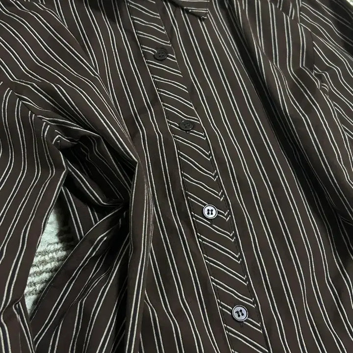 [SOLD OUT] 브라운 긱시크 스트라이프 셔츠